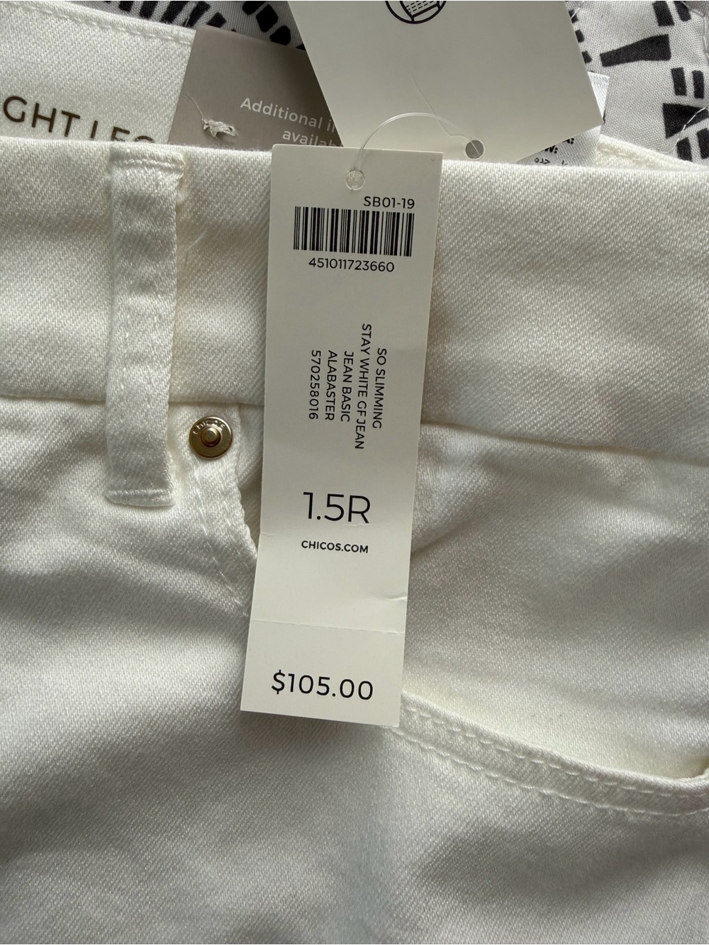 Chicos So Slimming Girlfriend Straight Leg Jeans White 10R 1.5R Alabaster NEW - Picture 3 of 16